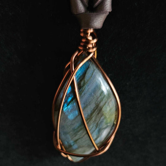 Wrapped Pendant: Labradorite